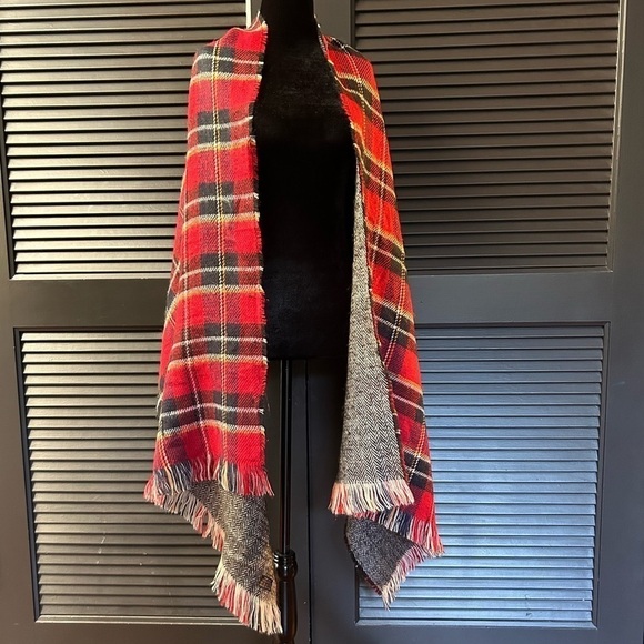 Perfect Winter Scarf! One Side is Red Plaid the Other Black & White Herringbone - Picture 13 of 16
